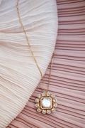 Carre Neck Chain