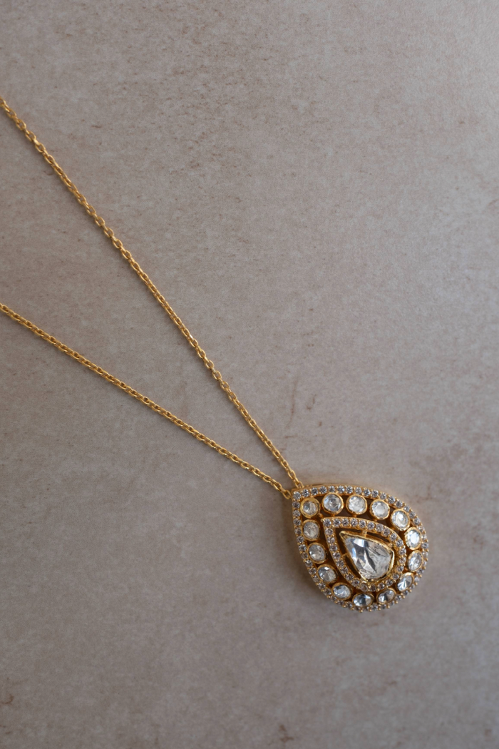 Nirvi Halo Pendant on Chain
