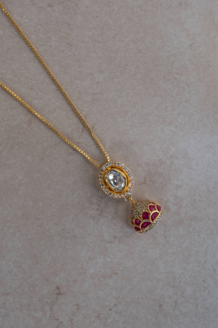 Regina Pendent on Chain