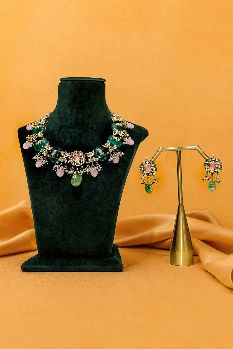 Diti Necklace with Earrings