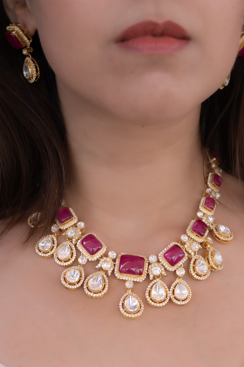 Sahiba Necklace with Earrings