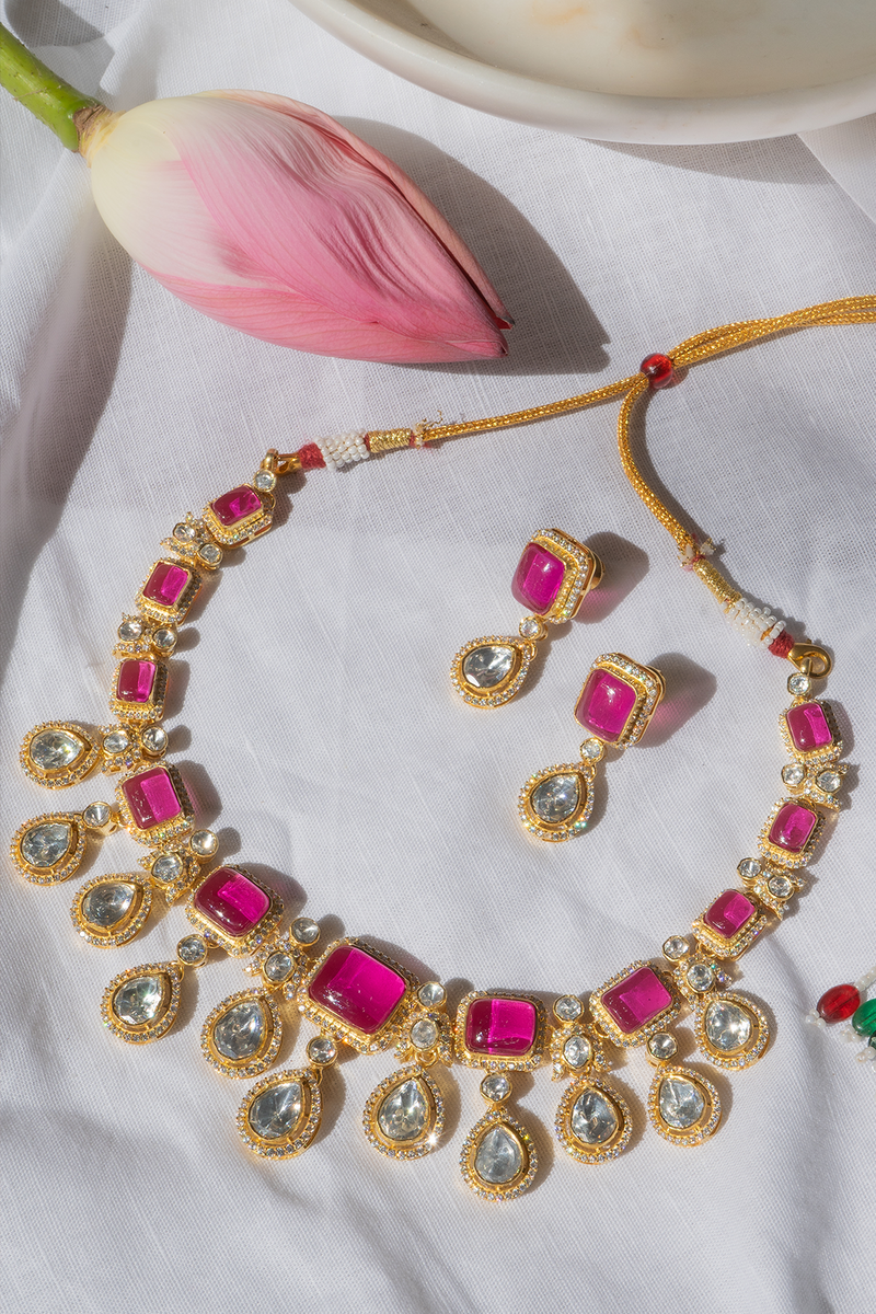 Sahiba Necklace with Earrings