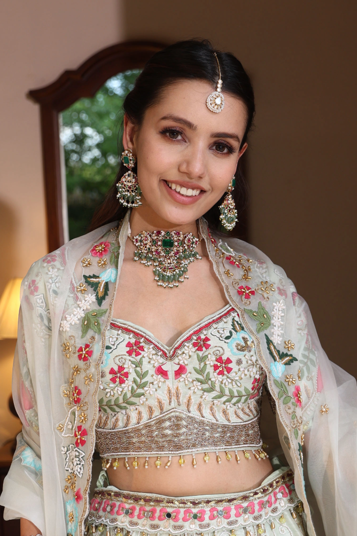 Chhavi Necklace with Earrings