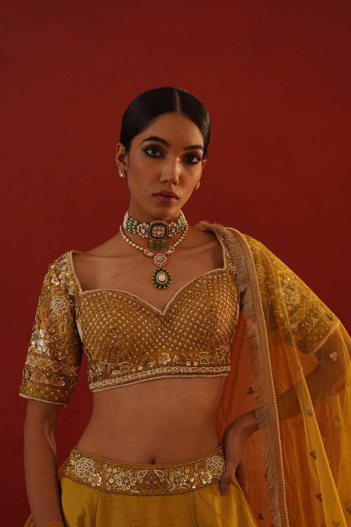 Noor Emerald Polki Choker with Earrings