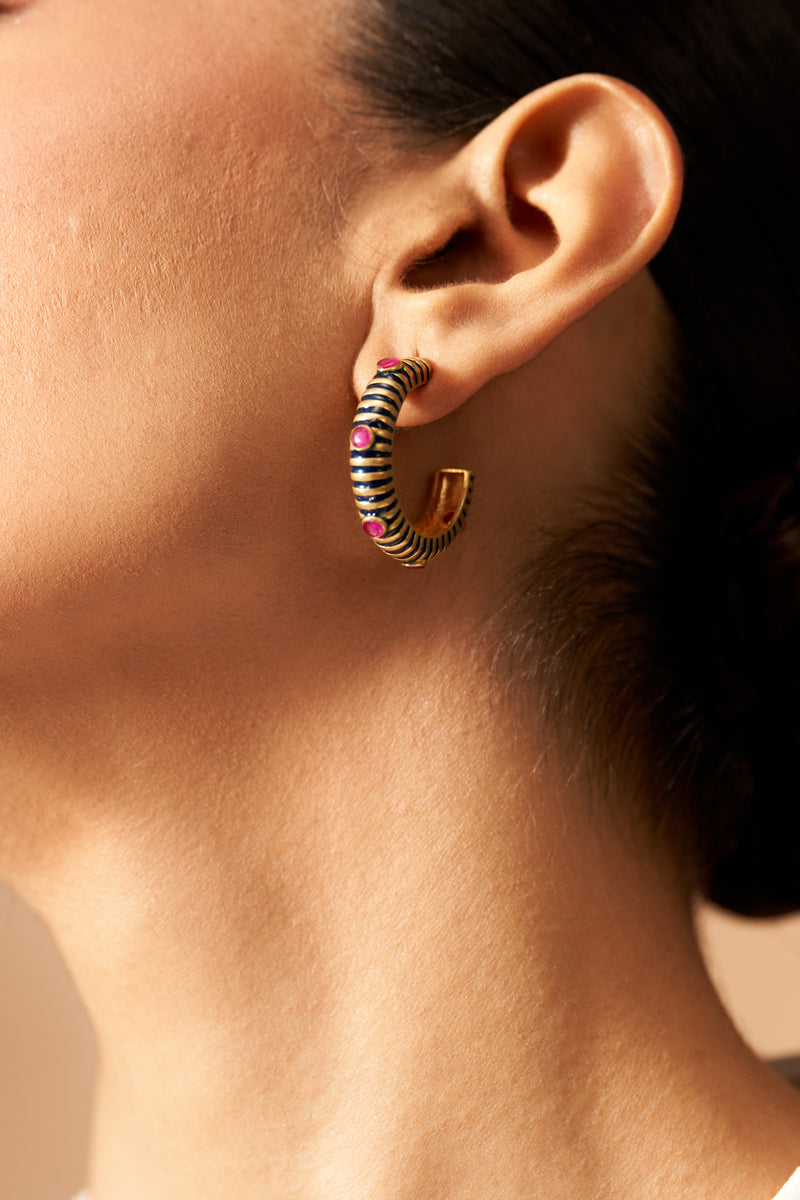 Noir Pop Hoops