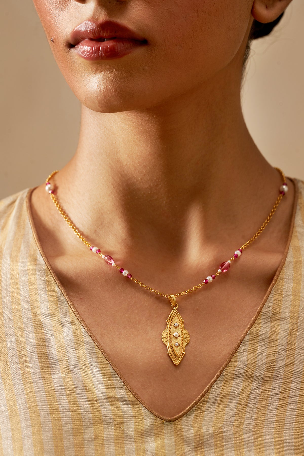 Mehrab Pendent