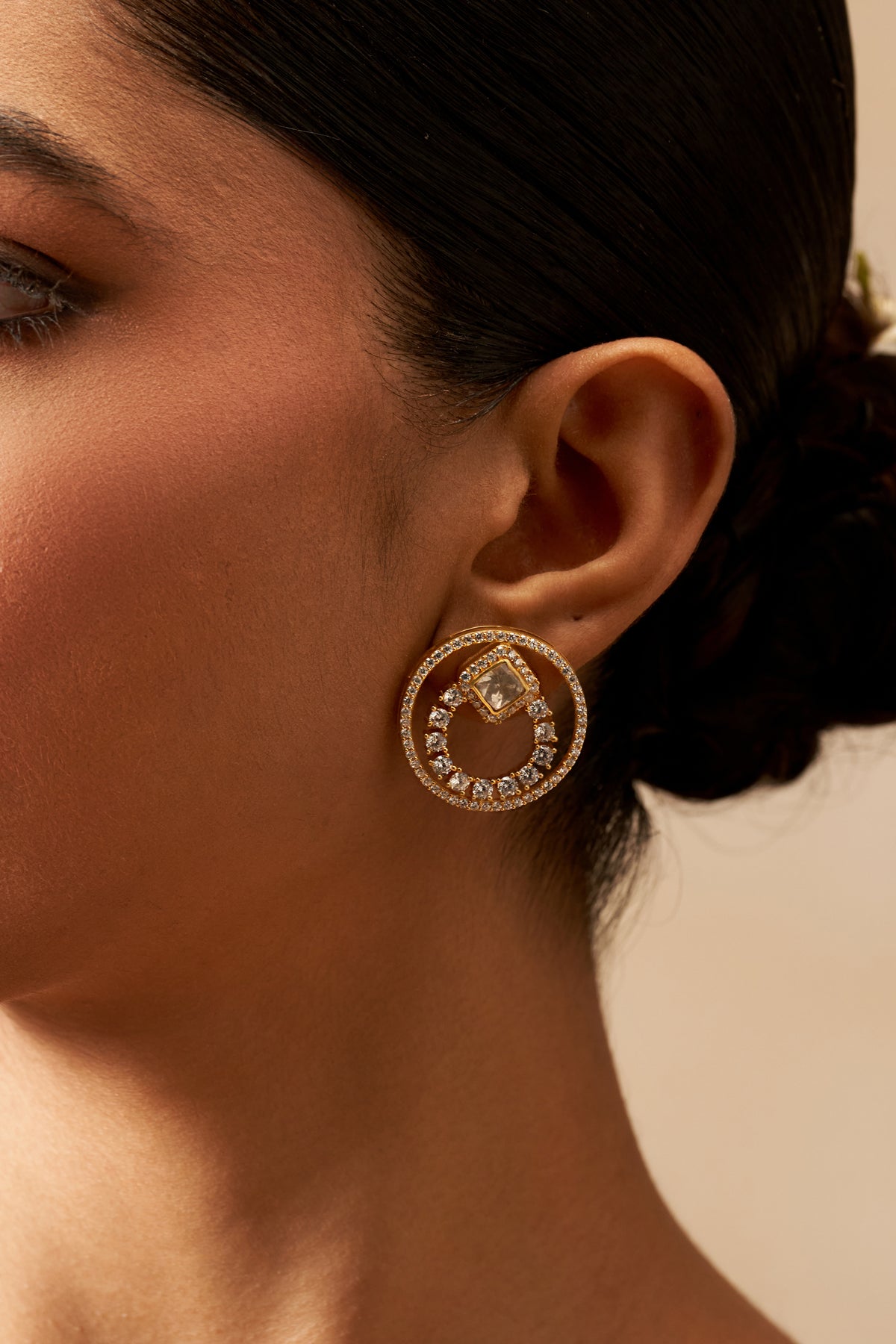 Damak Studs