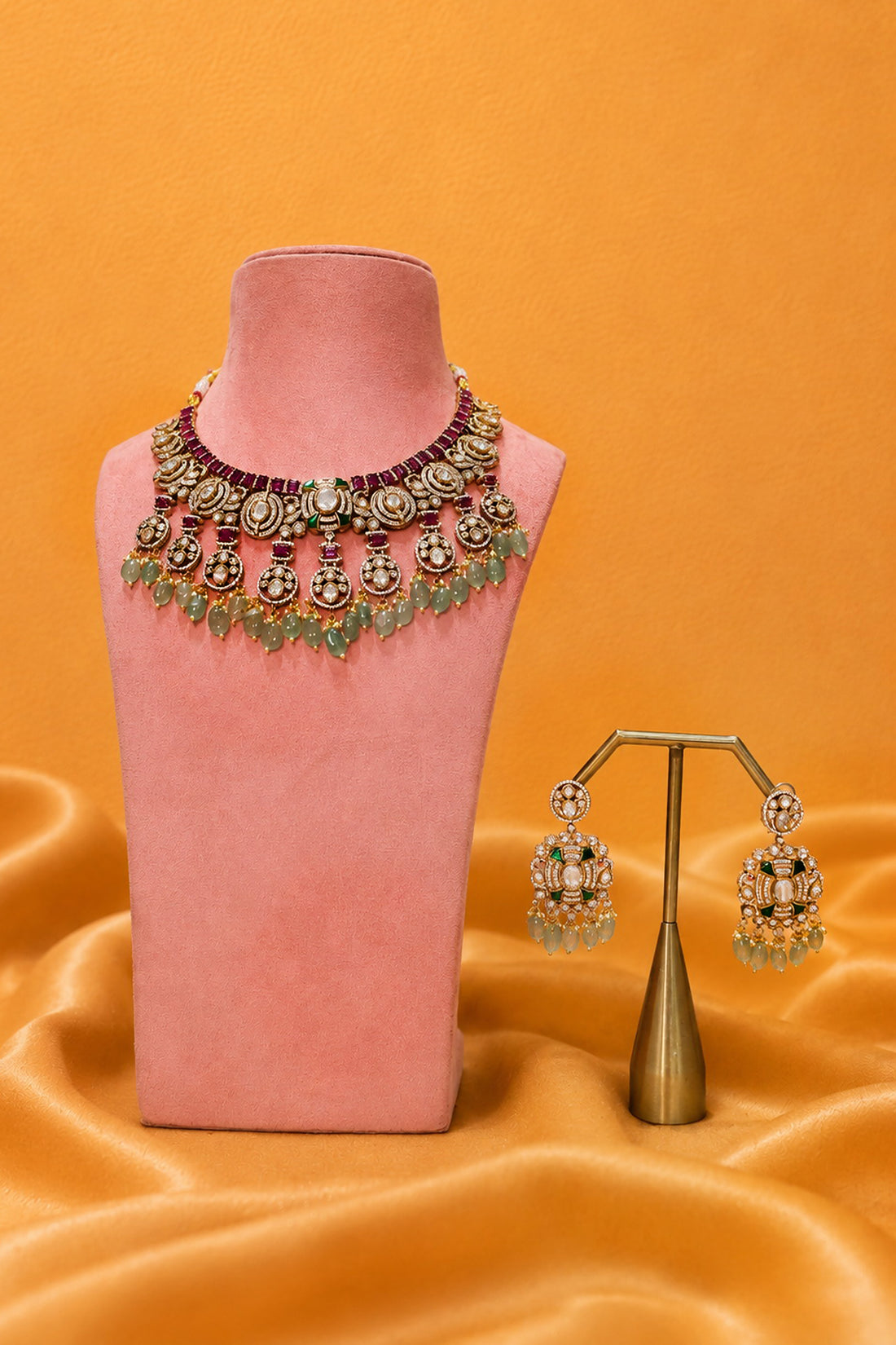 Rahi Necklace with Earrings