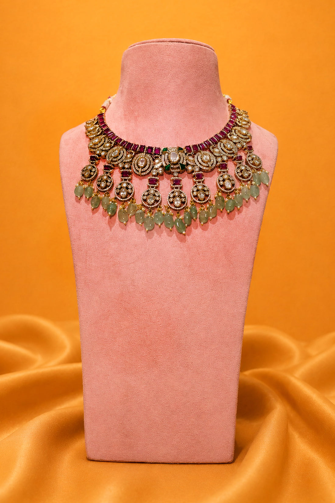 Rahi Necklace with Earrings