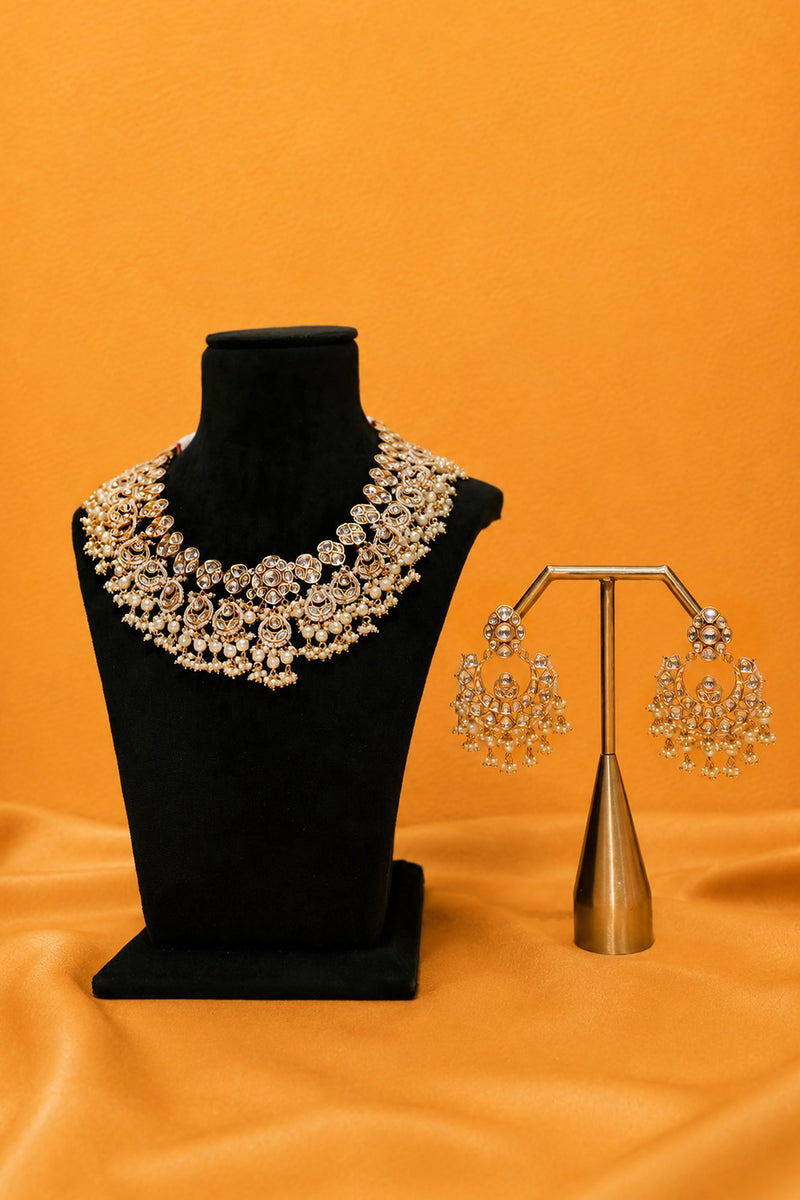 Arisa Necklace with Earrings