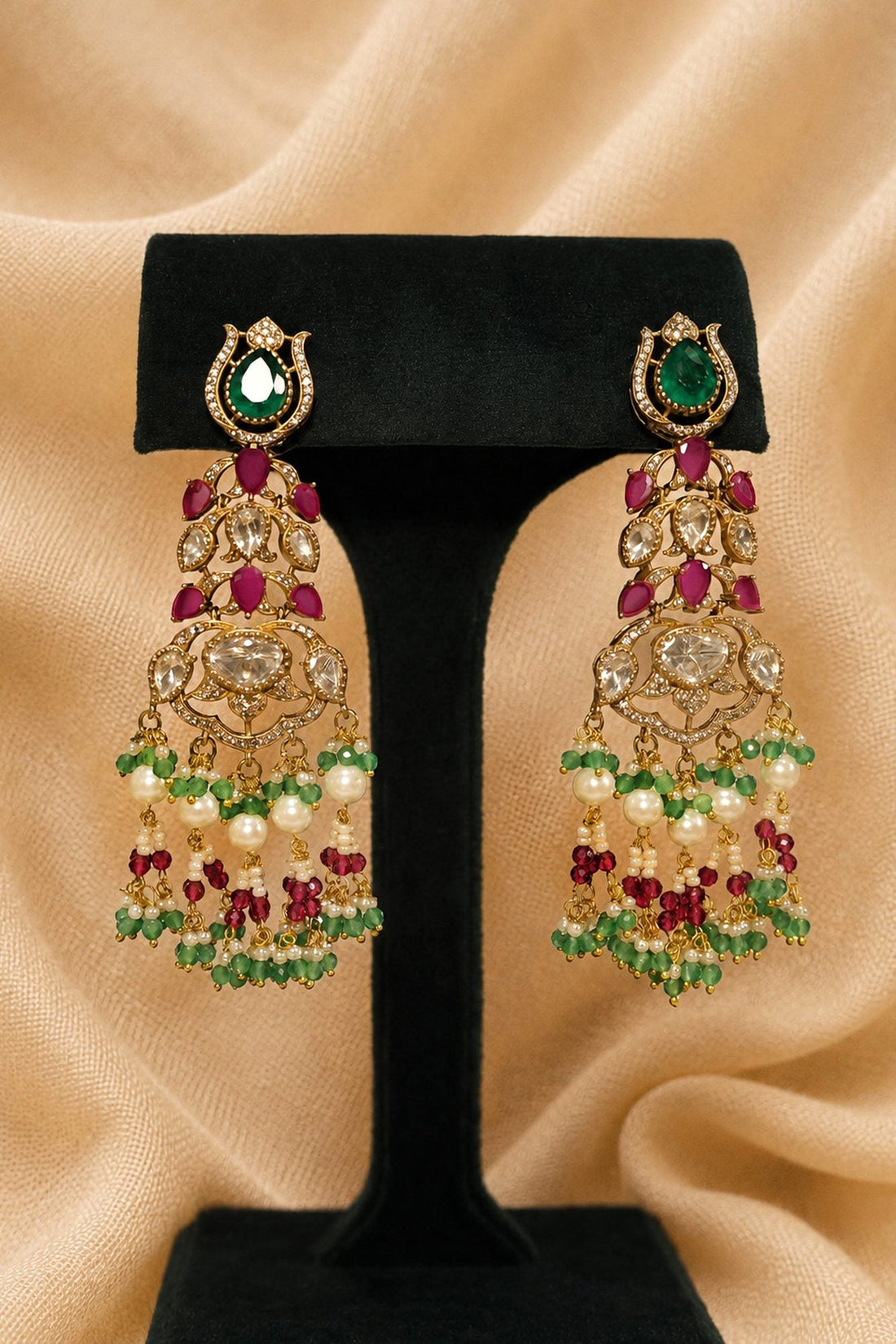 Ekta Necklace with Earrings