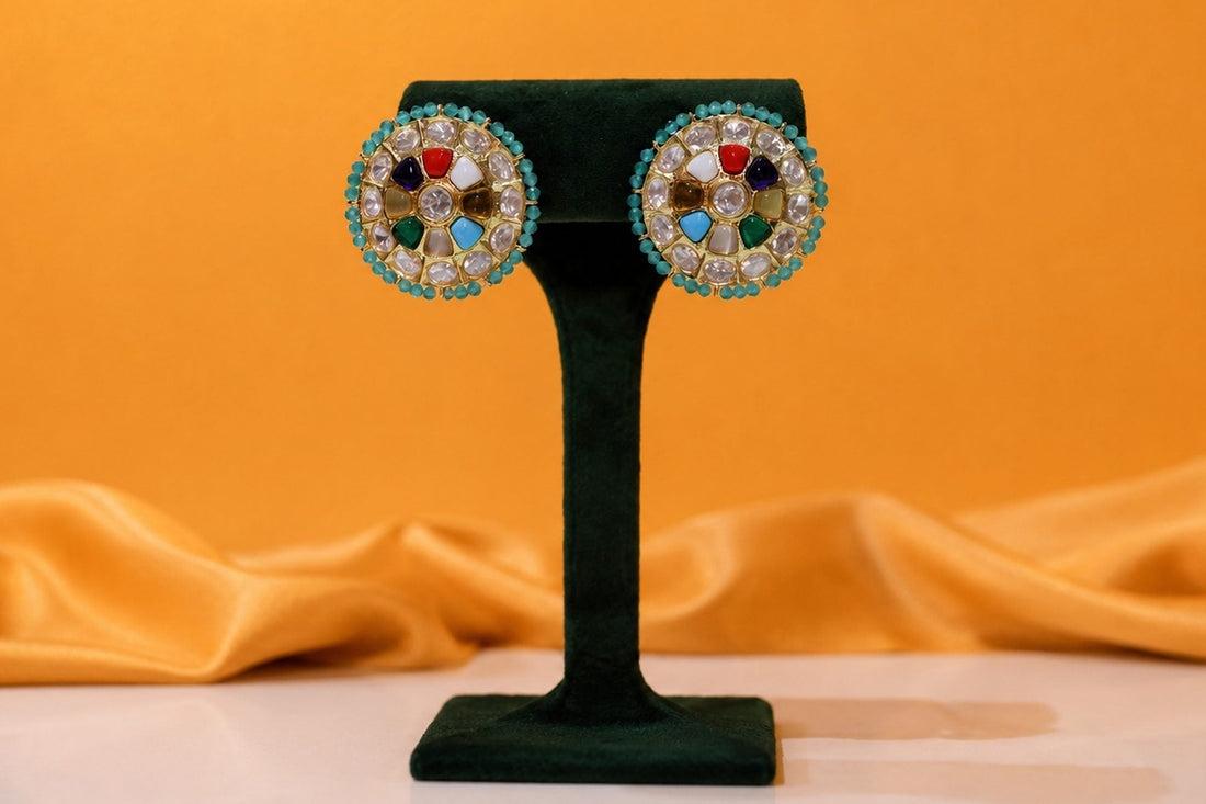Nivi Necklace with Earrings