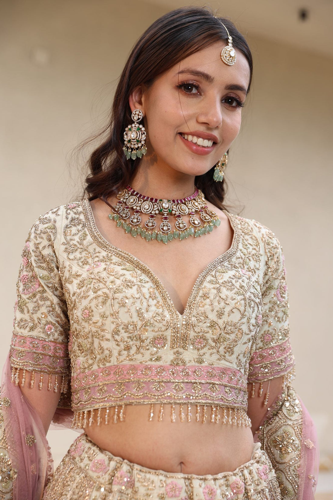 Rahi Necklace with Earrings