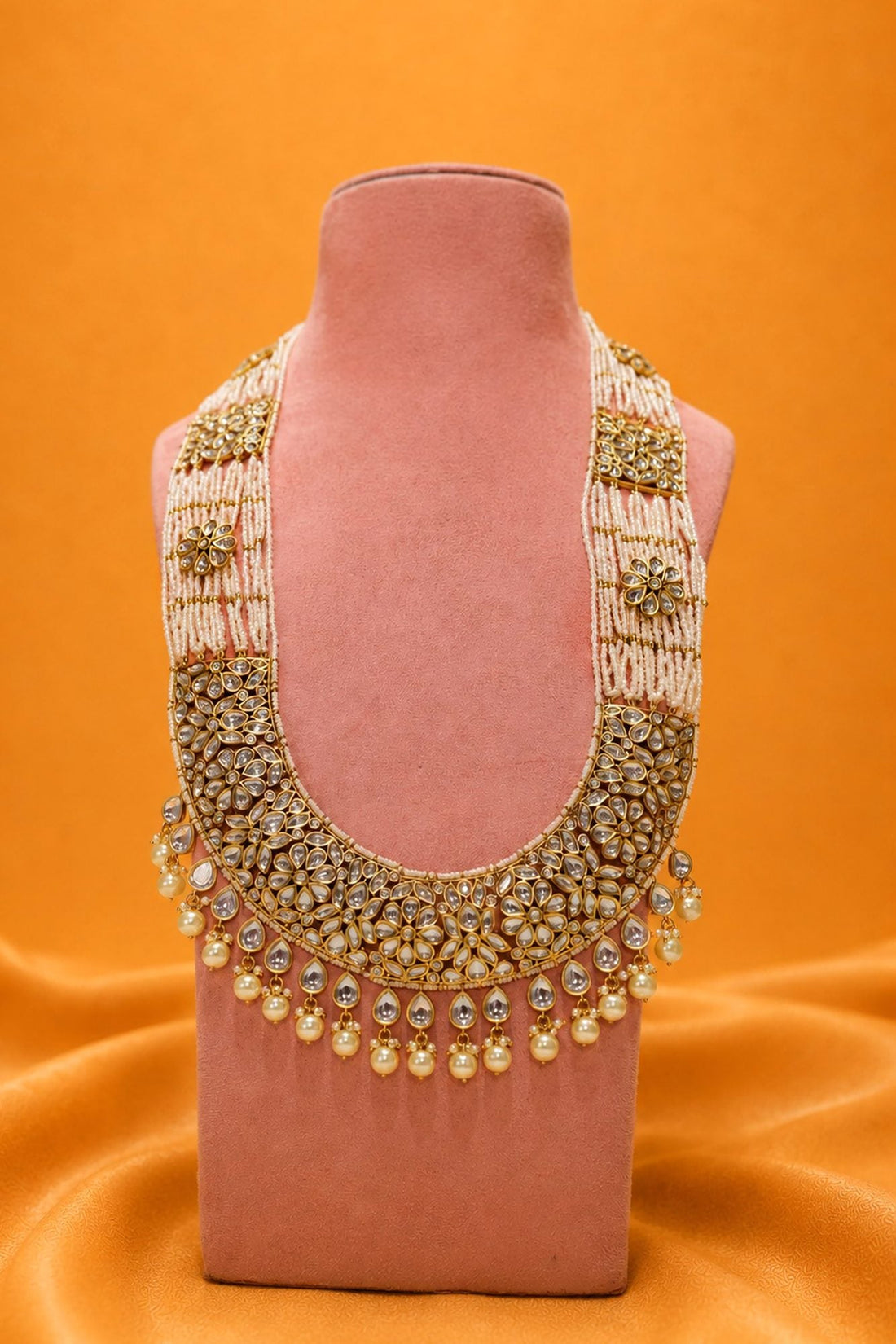 Viya Necklace with Earrings and Maang Tikka