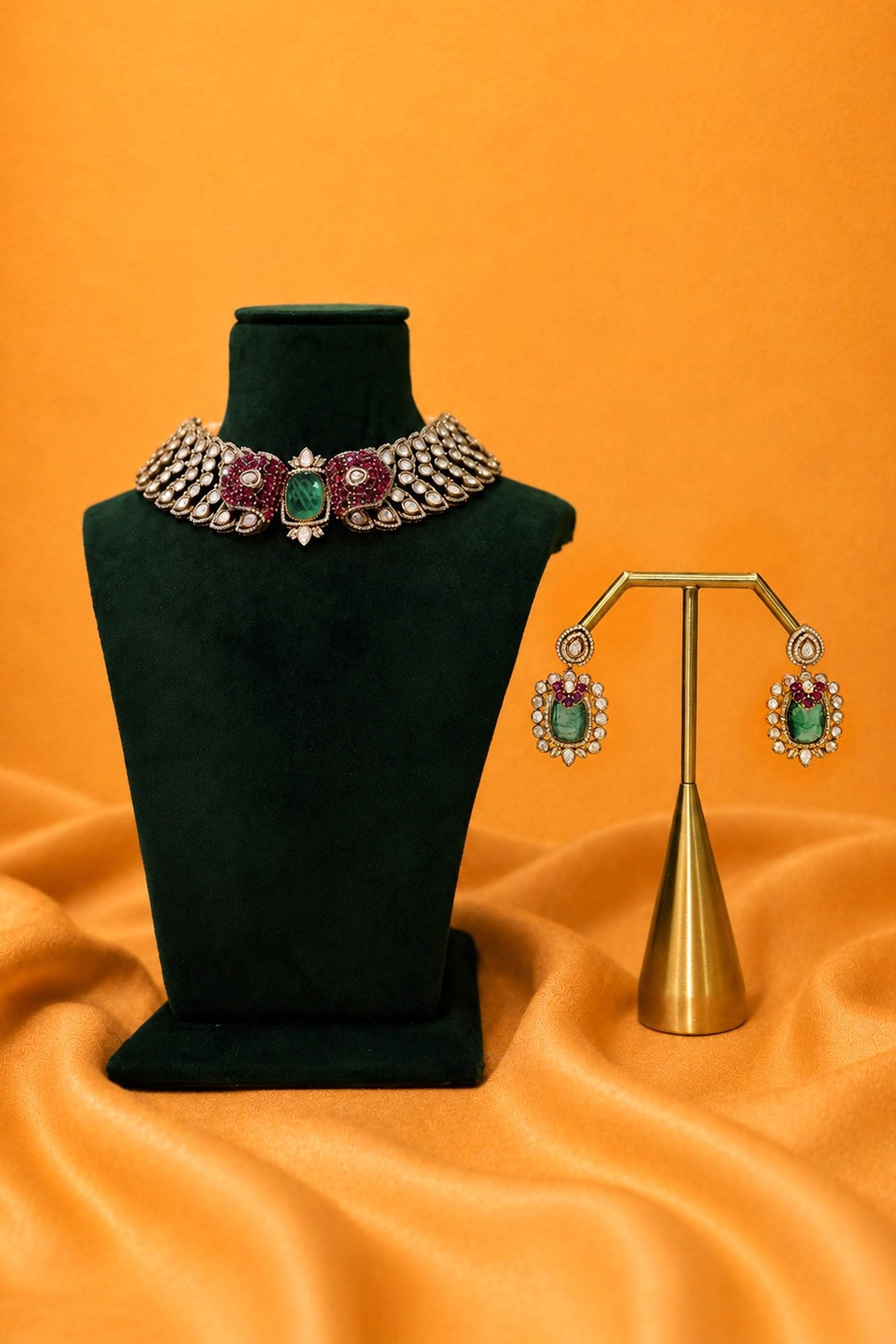 Yami Necklace with Earrings - Solv Collective