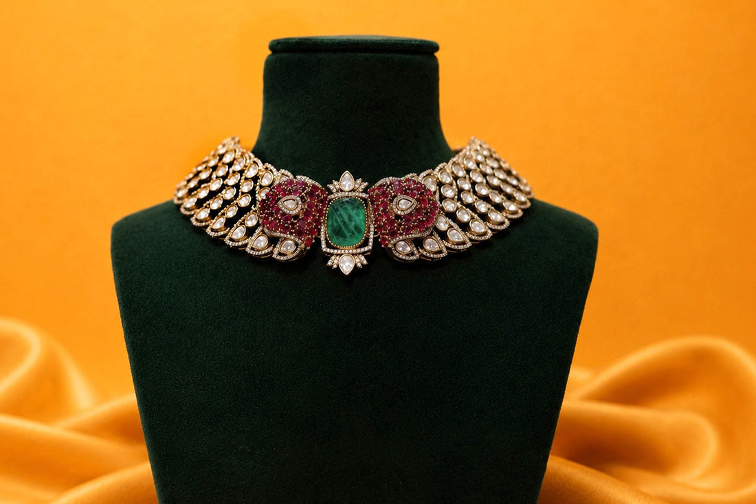 Yami Necklace with Earrings