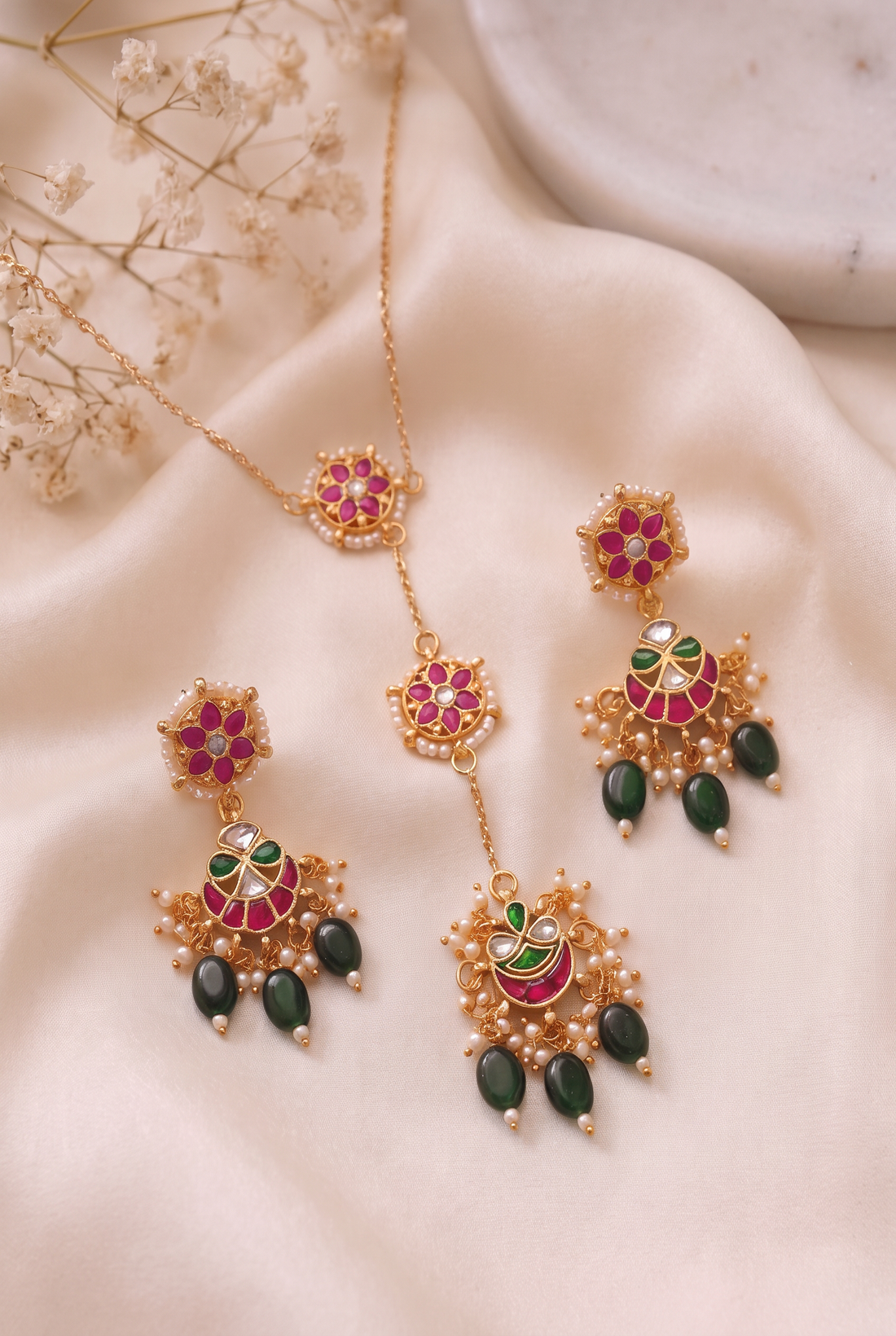 Suvarna Necklace with Earrings