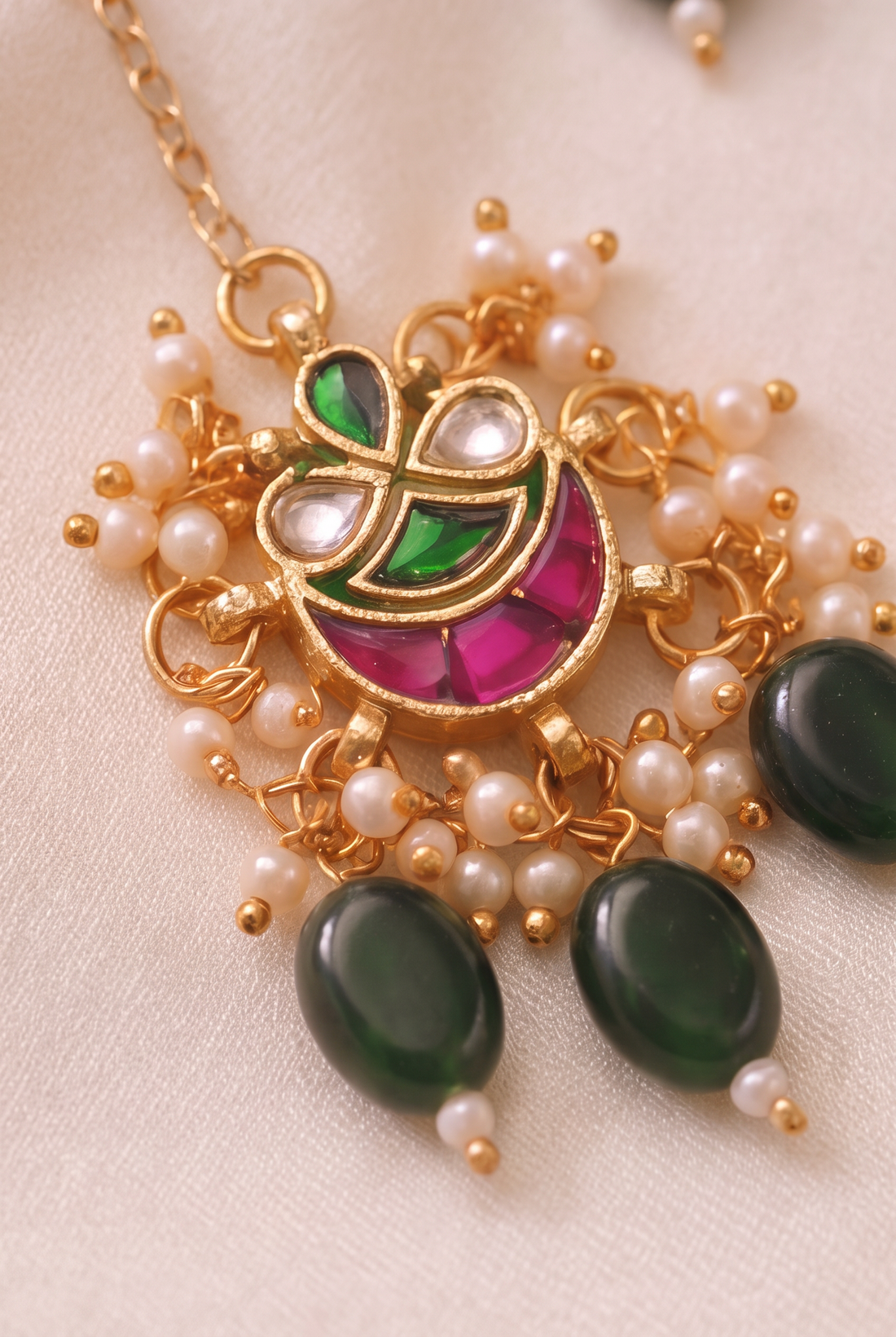 Suvarna Necklace with Earrings