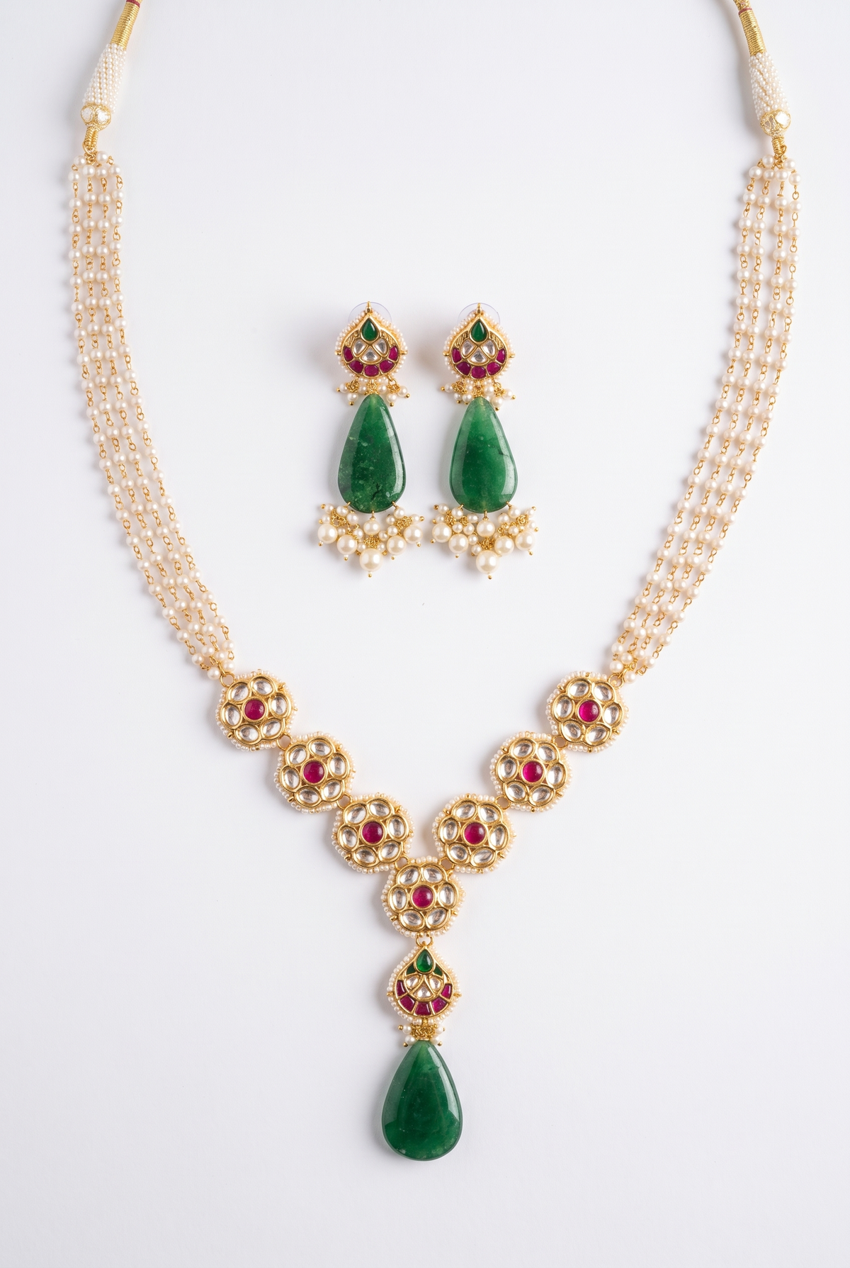 Vandana Necklace with Earrings