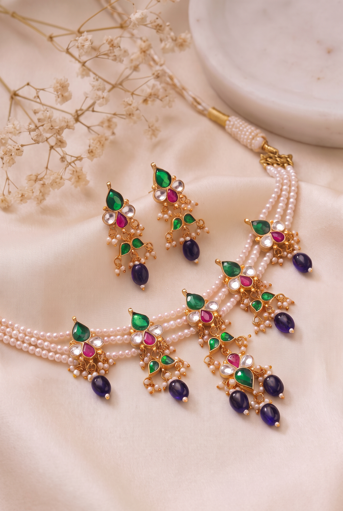 Alaka Necklace with Earrings