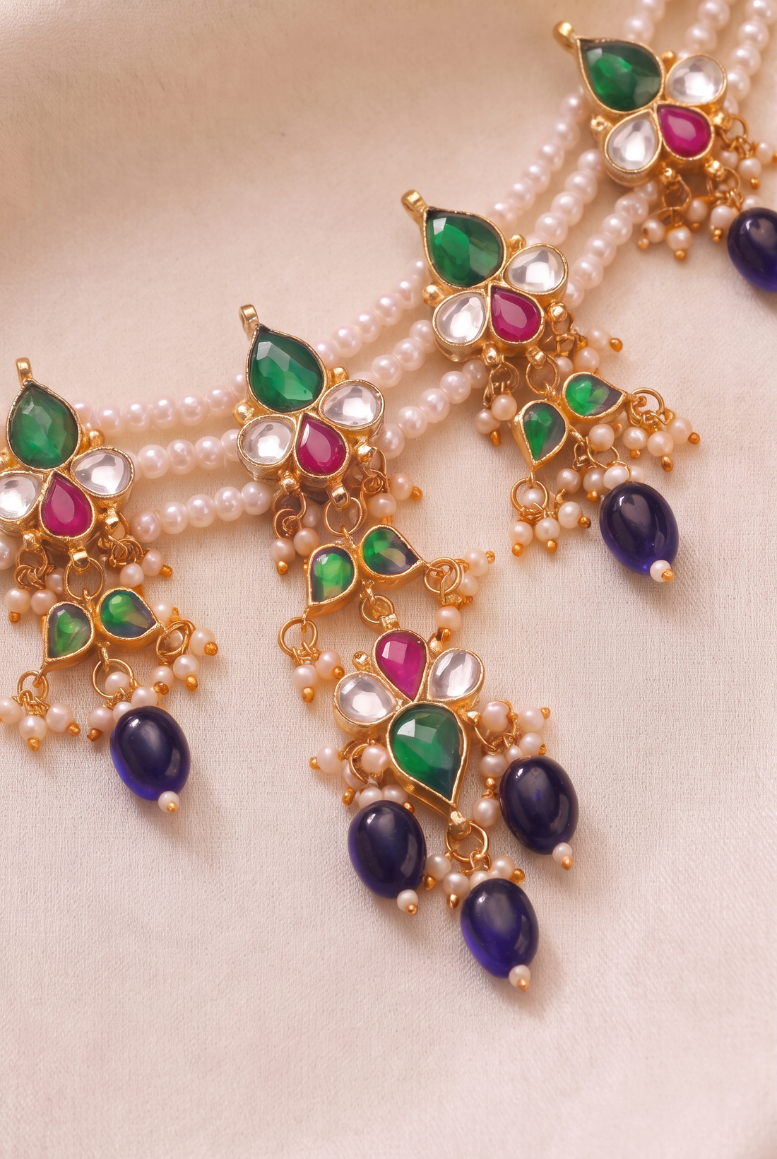 Alaka Necklace with Earrings