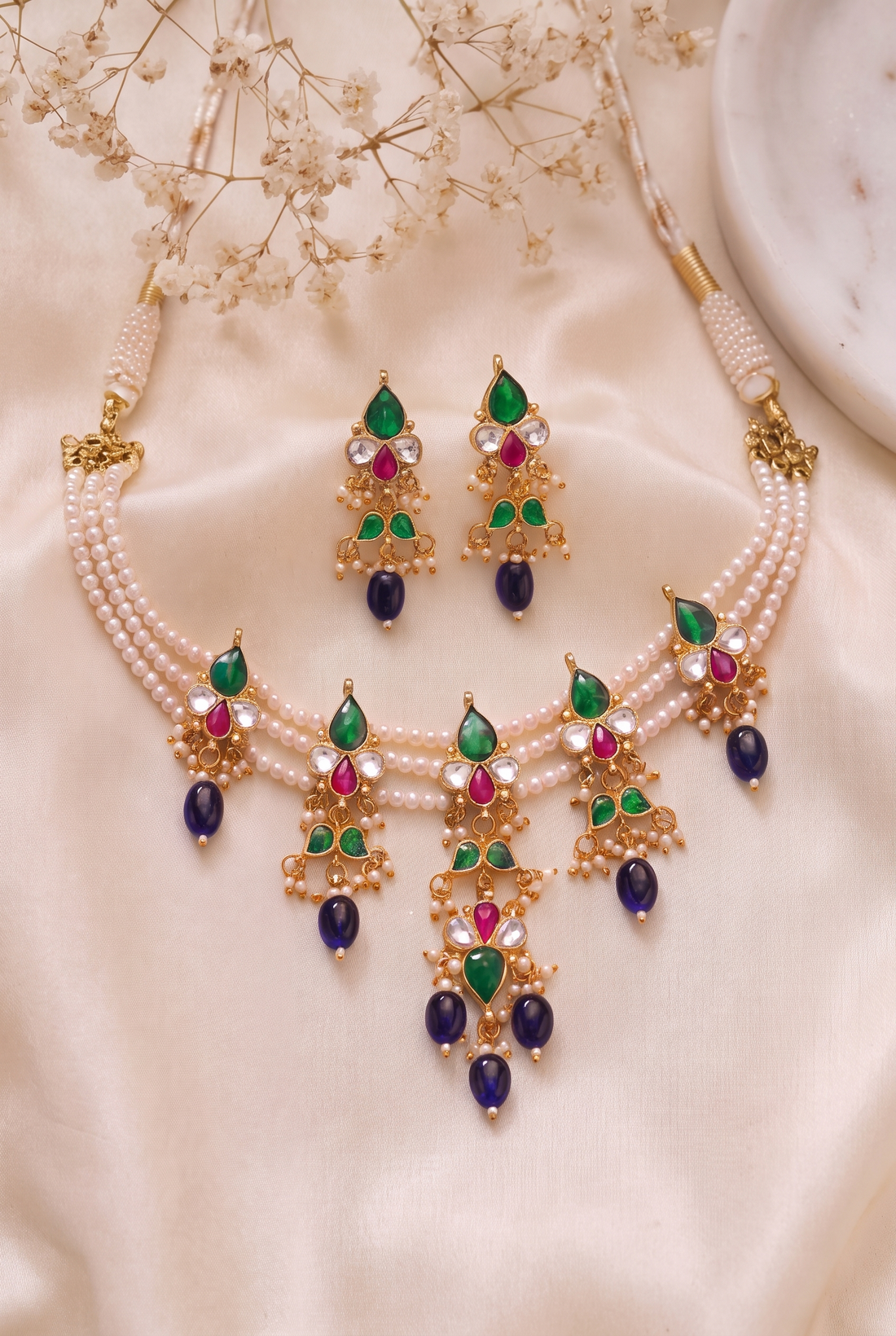 Alaka Necklace with Earrings